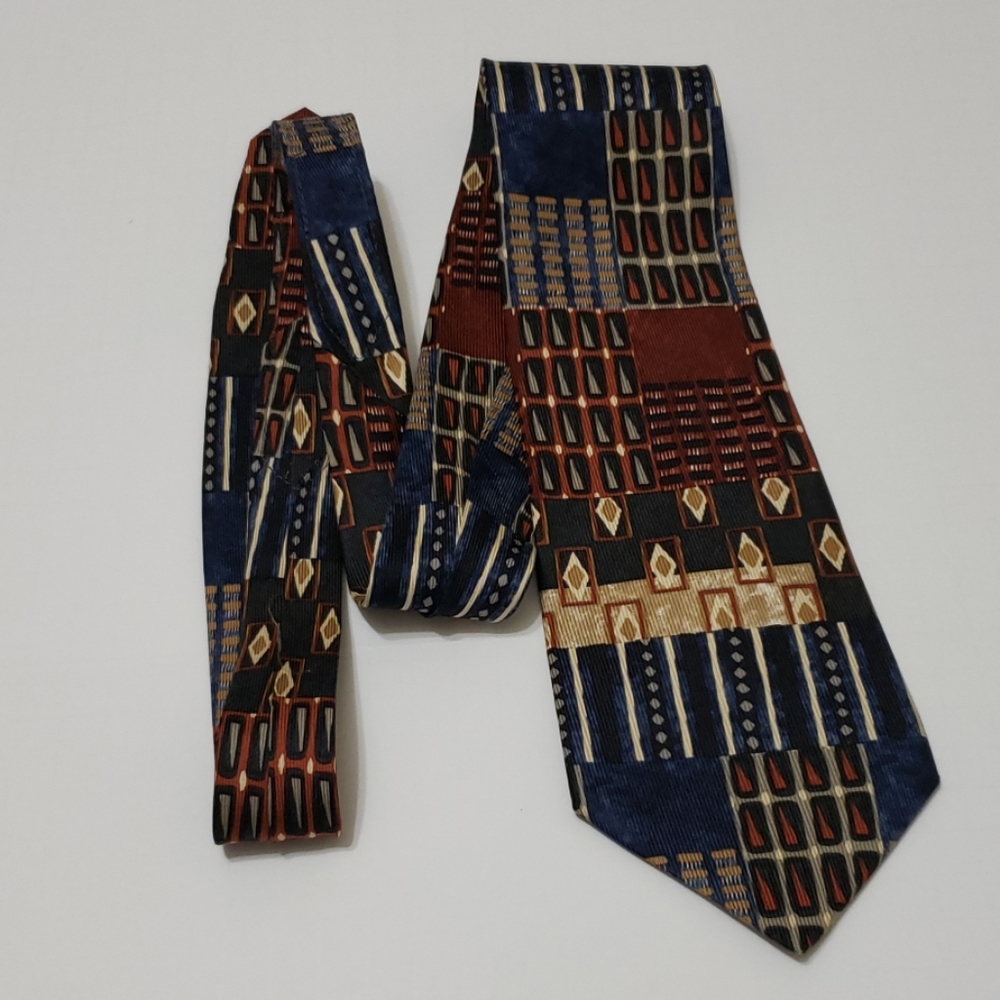 Countess Mara Tie - Picture 2 of 8